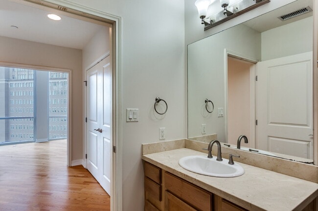 Building Photo - 1-Bedroom luxury Condo at The Tower in Downtown Fort Worth