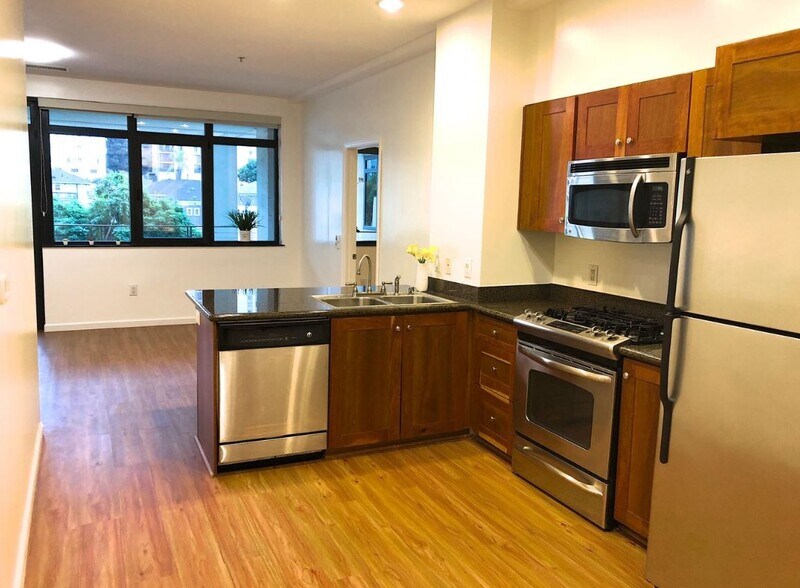 Building Photo - 1551 4th Ave