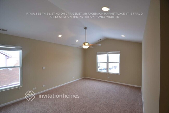 Building Photo - 878 Deer Path Dr