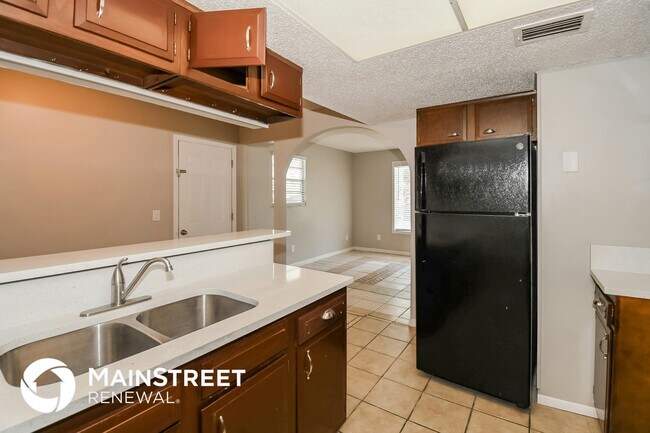 Building Photo - 3331 Lakemar Pl