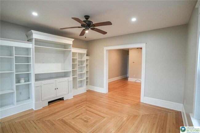 Building Photo - 628 Coal St