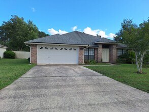 Building Photo - Single Family home in St. Johns