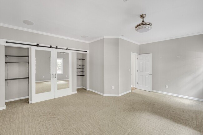 Building Photo - 1240 Dunwoody Cove