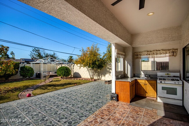 Building Photo - 8912 N 15th Ln