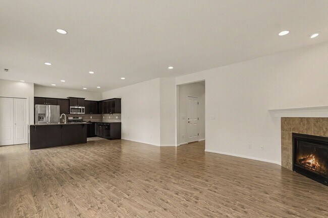 Building Photo - 3005 Eagle Loop NE