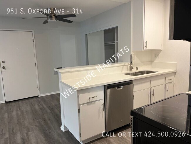 Building Photo - 951 Oxford Ave