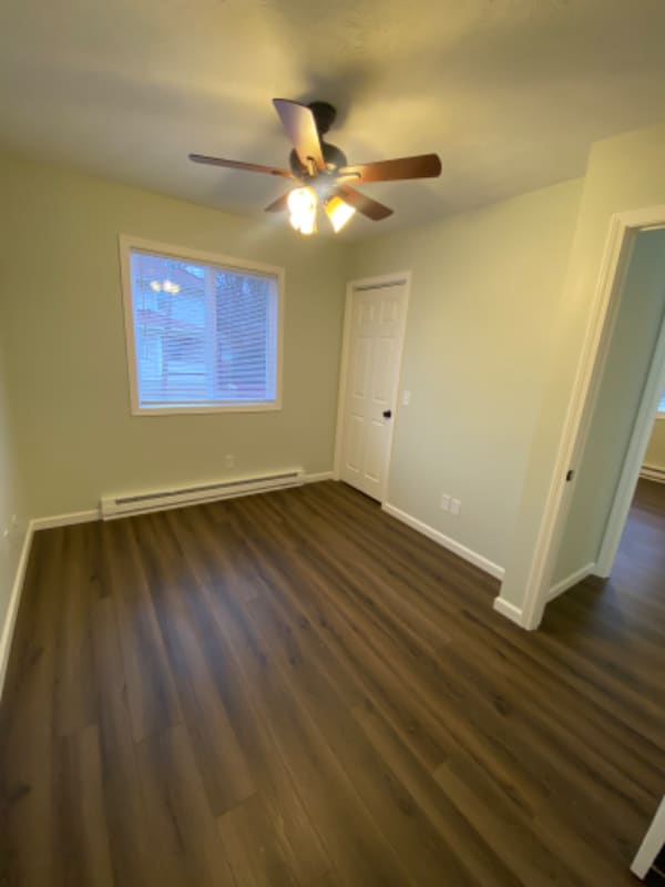 Building Photo - 245 E Main St