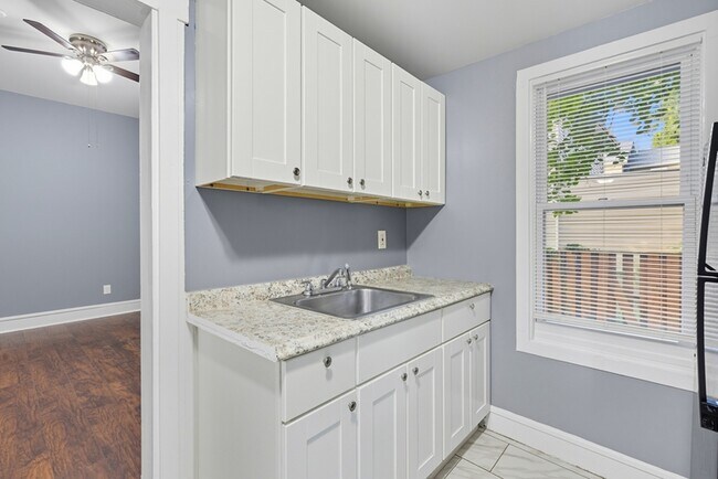 Building Photo - 5821 Royal Oak Ave