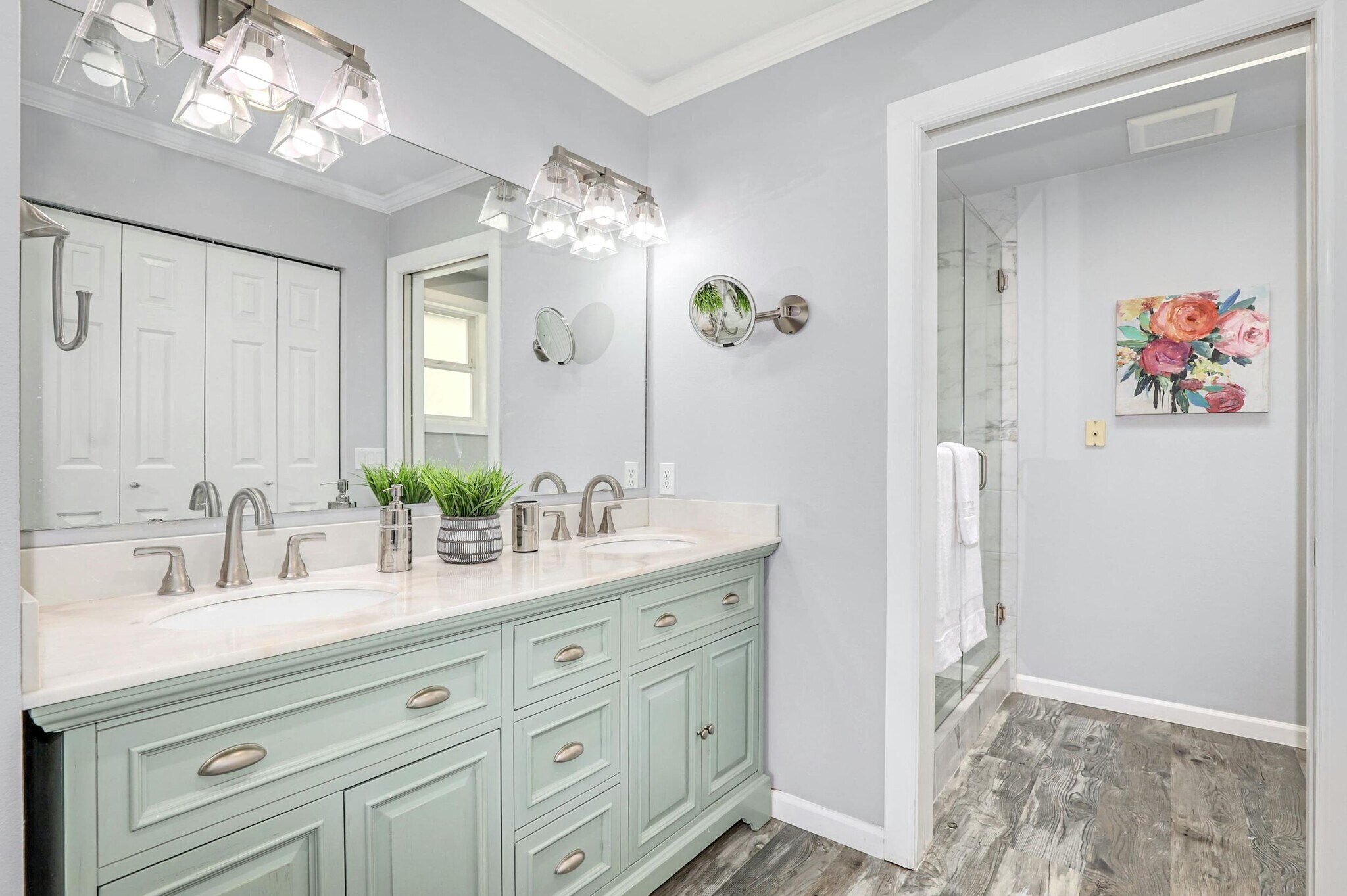 Building Photo - 2111 6th Ave W