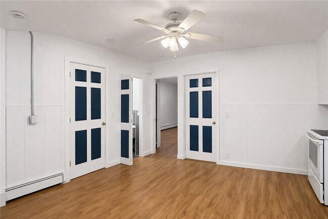 Building Photo - 39 Roland St