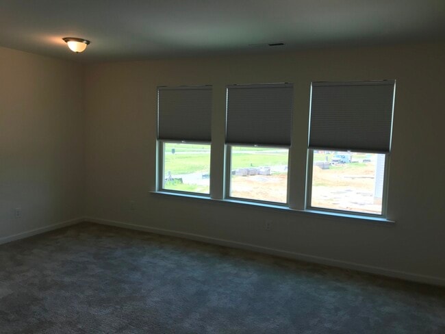 Building Photo - 1704 Shady Oaks Dr