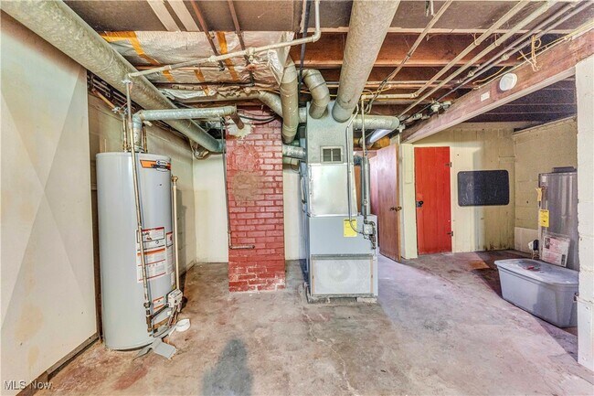 Building Photo - 15102 Edgewood Ave