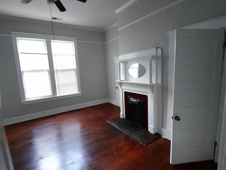 Building Photo - 281 N Willett St