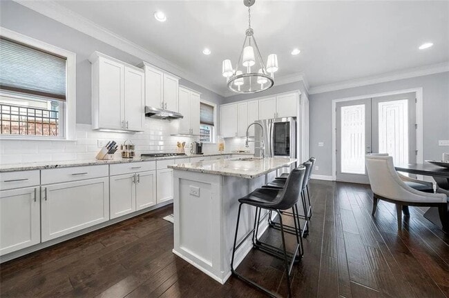 Building Photo - 3165 Oakdale Rd