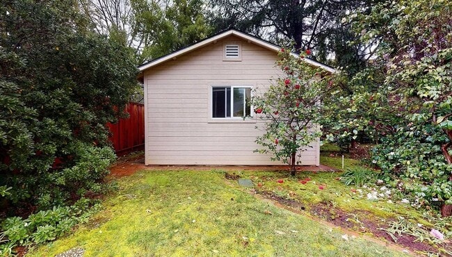 Building Photo - 24 Coronado Ave