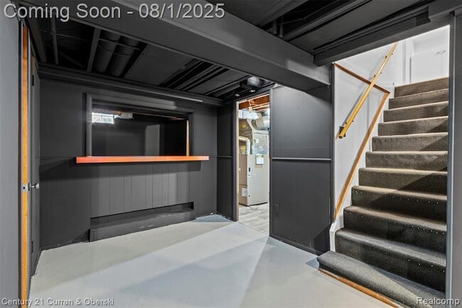 Building Photo - 916 N Melborn St