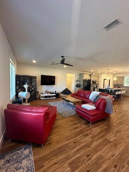 Building Photo - 4819 Whitewood Rd