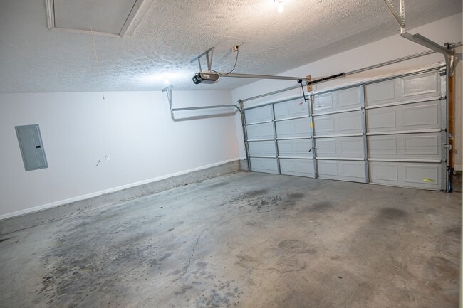 Building Photo - 5024 Tricia Pl