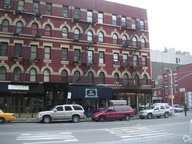 104 - 114 8th Ave - 104 Eighth Avenue