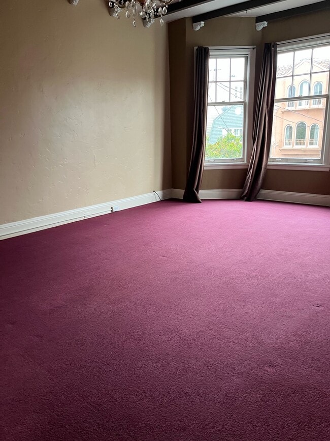 living room - 601 Lake St