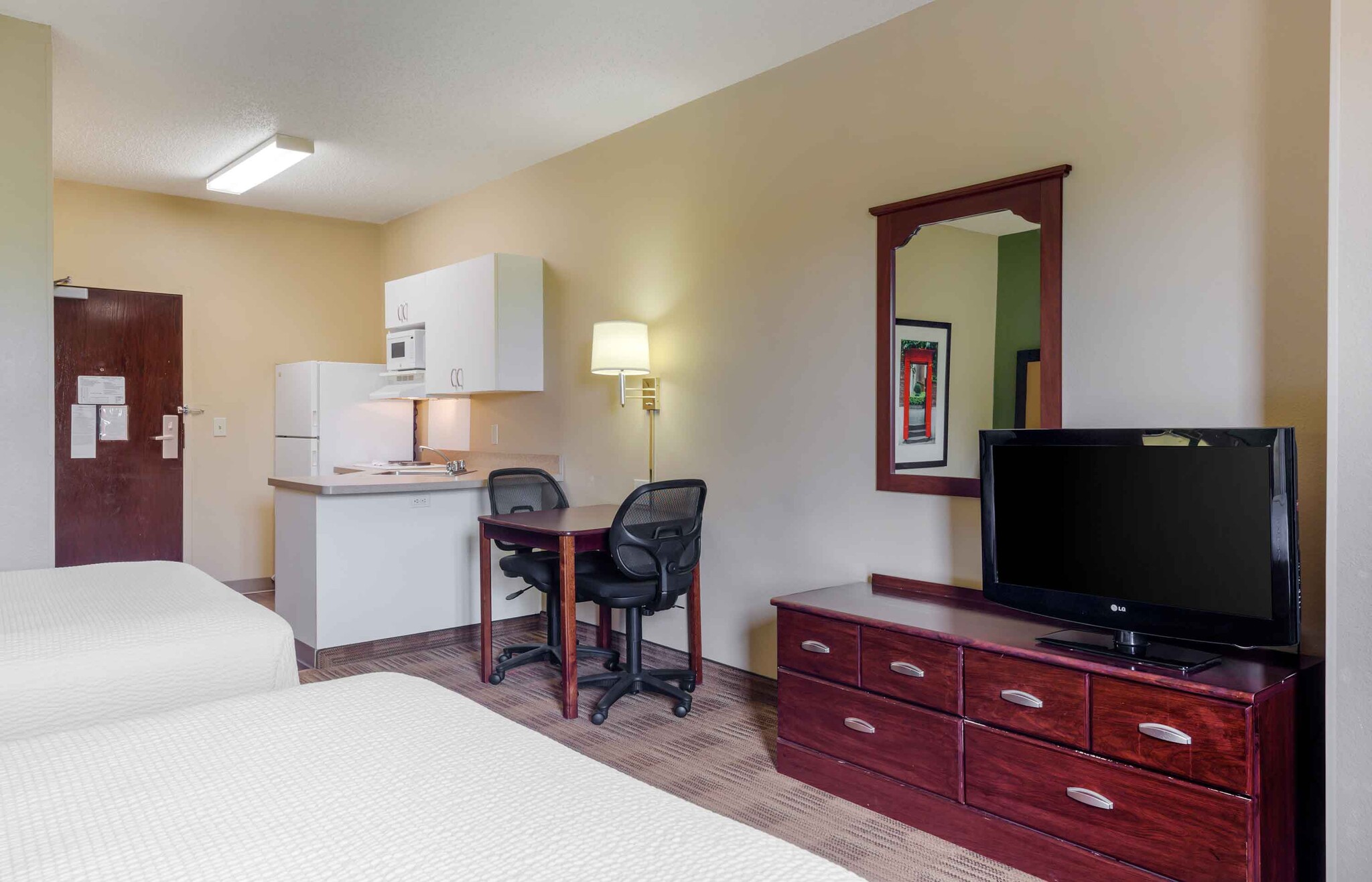 Building Photo - Furnished Studio-Providence - West Warwick