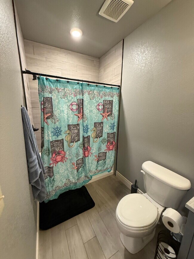 Building Photo - Pre-leasing for September - 5BR with all of the extras!