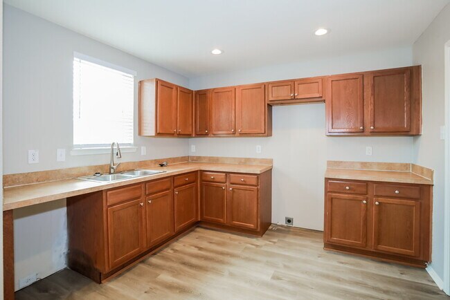 Building Photo - 6509 Longleaf Ln