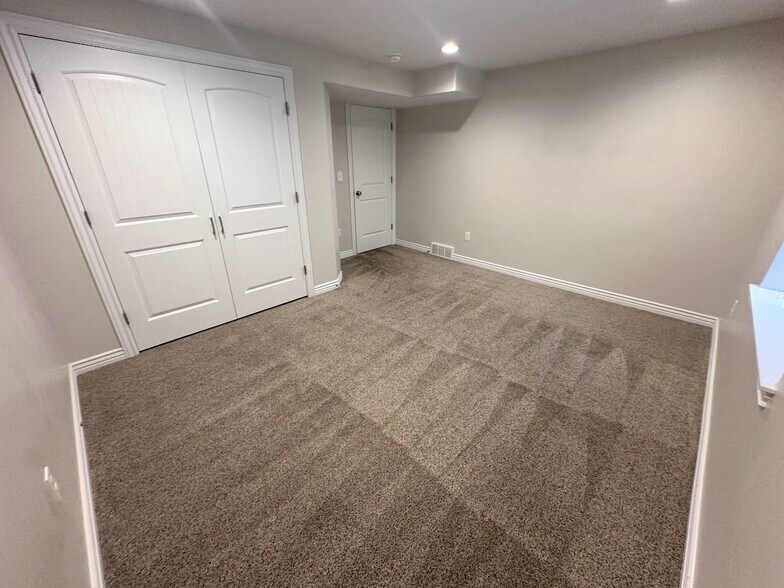 Building Photo - 10218 Bayhill Dr