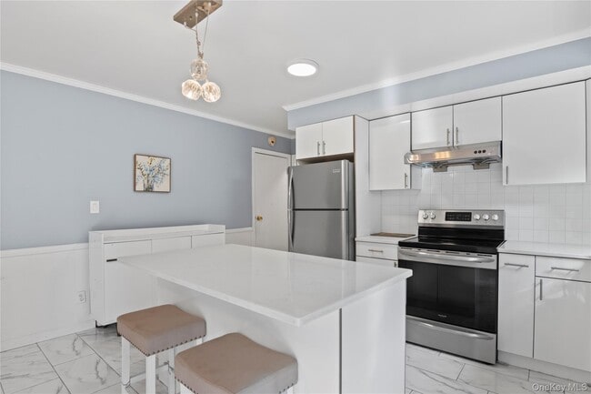 Building Photo - 11 Glenwood Rd