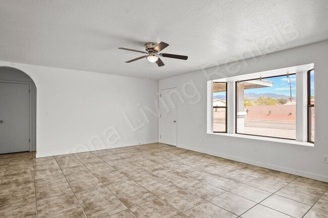 Building Photo - 2699 Smoketree Ave N