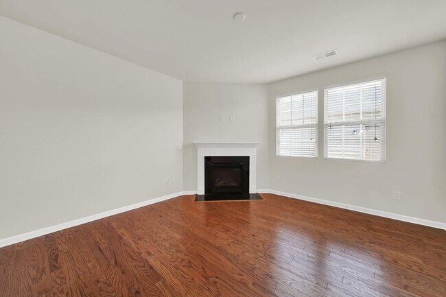 Building Photo - Beautiful Townhome in Indian Land