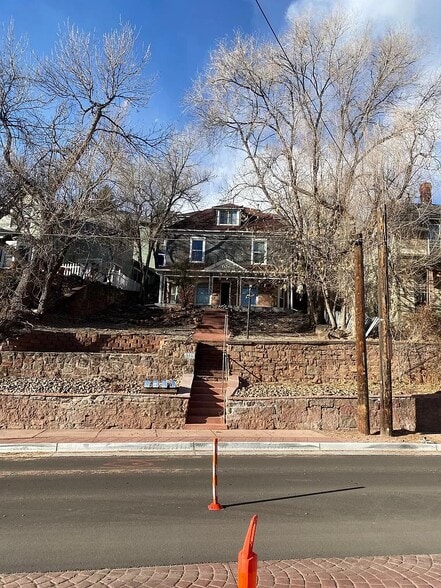 Front of property - 1125 Manitou Ave