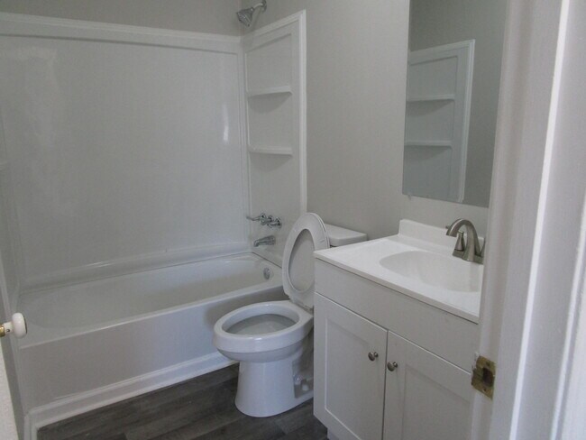 Building Photo - 2720 County Rd 43-402