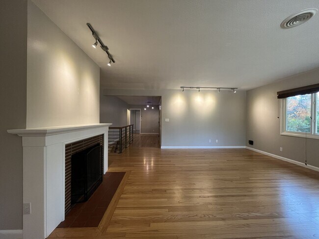Building Photo - Beautiful 3-Bedroom Home with Remodeled Kitchen, Dual Living Spaces & Spacious Backyard