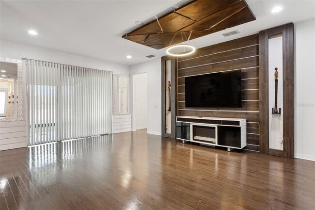 Building Photo - 10319 Stallion Flds Wy