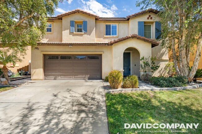 Building Photo - 1105 N Yucca Ave