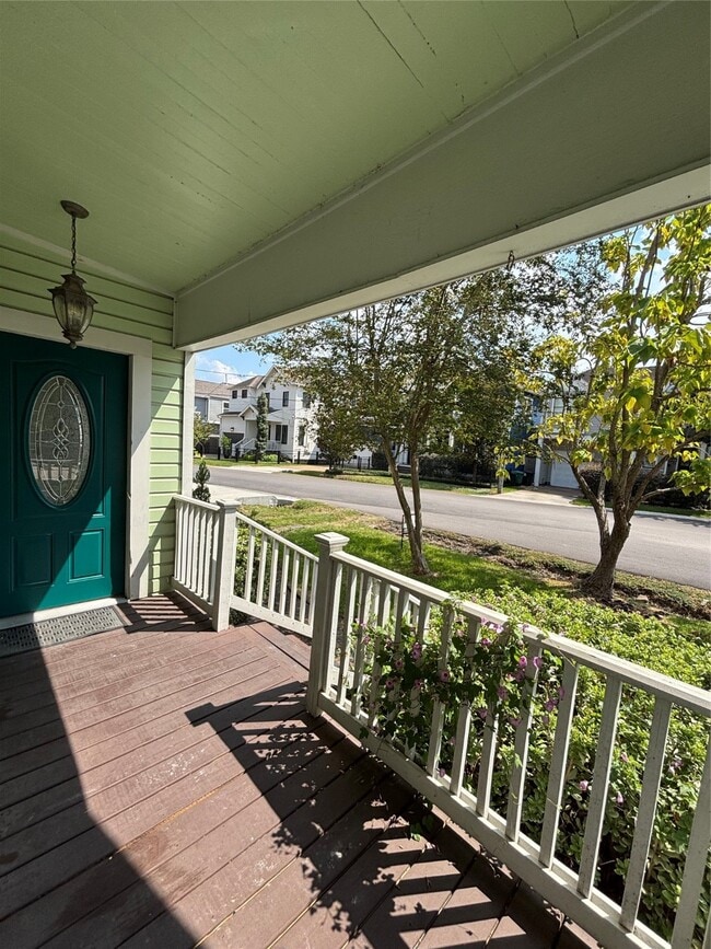 Building Photo - 841 E 23rd St