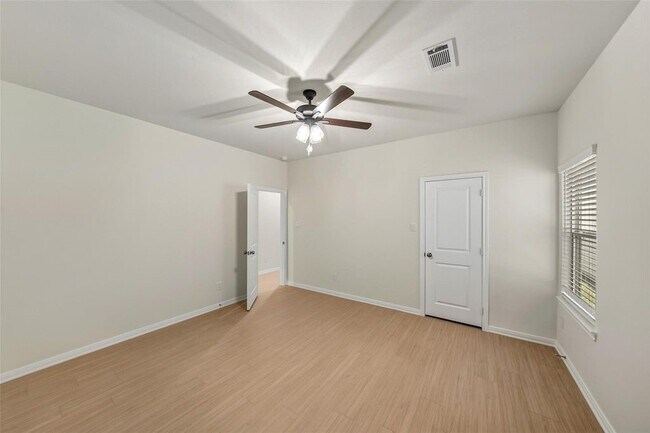 Building Photo - 716 W Dallas St