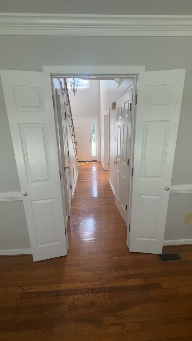 Building Photo - 9134 Fox Hill Race Ct