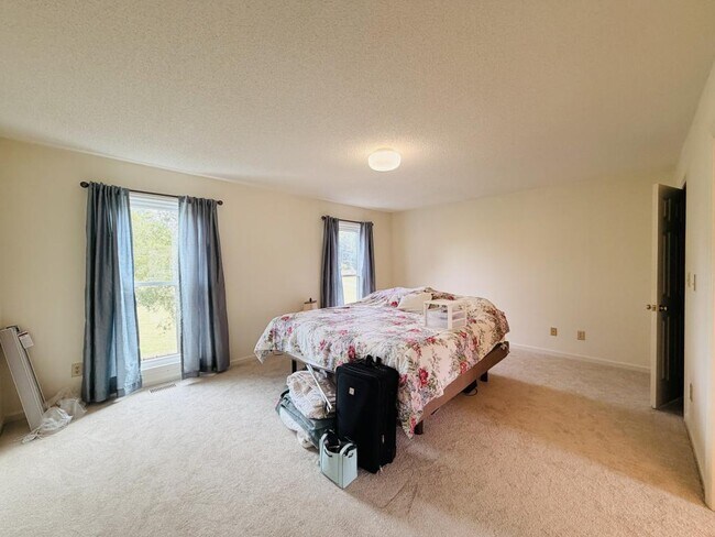 Building Photo - 118 Sunfish Dr