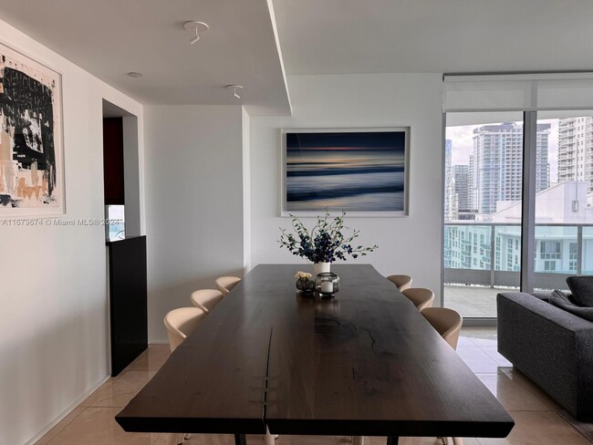 Building Photo - 1331 Brickell Bay Dr