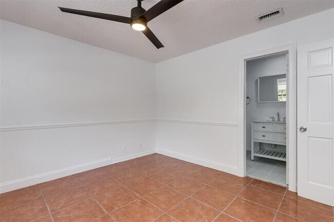 Building Photo - 7950 NW 11th Ct