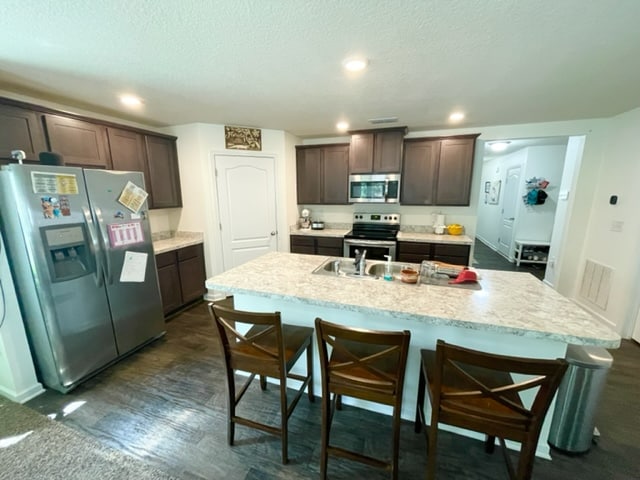 Building Photo - 253 Cody St