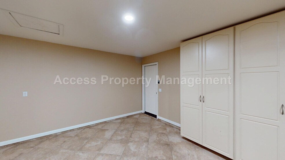 Building Photo - 2141 Norik Dr