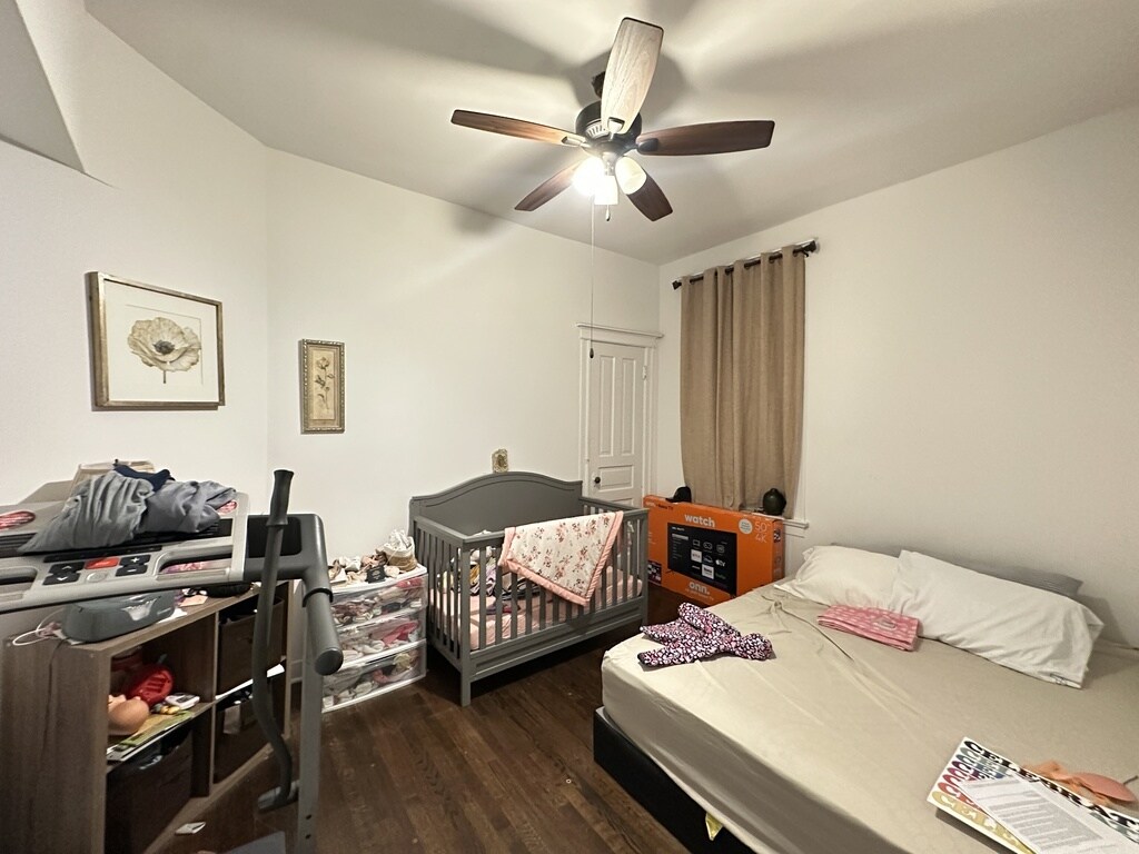 Building Photo - 5110 N Lincoln Ave