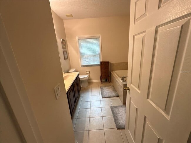 Building Photo - 8929 Silk Bay Pl