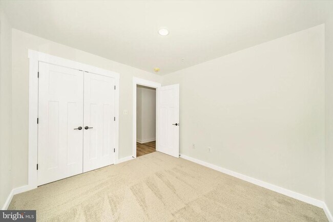 Building Photo - 801 Cedar Ave