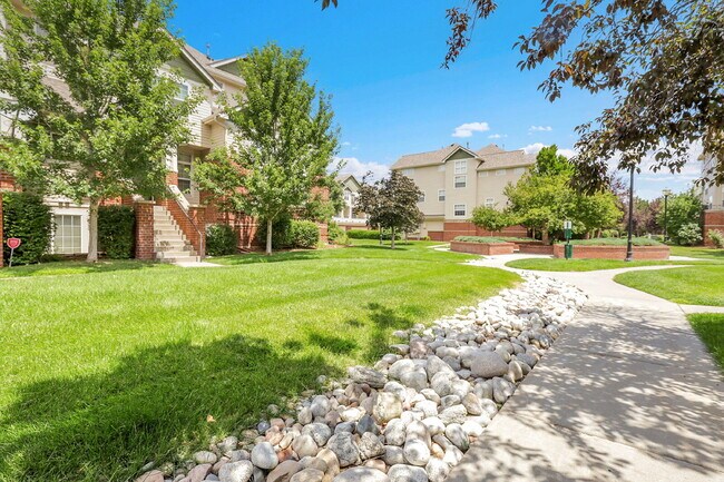 Building Photo - $2,695- 3 Bed, 3 Bath Updated Townhouse wi...