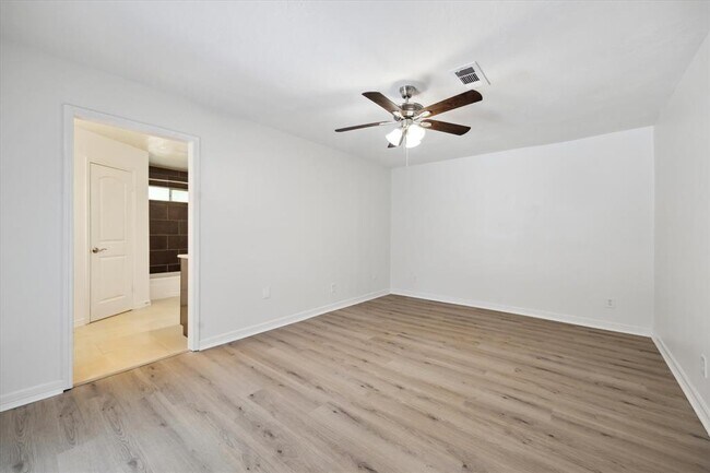 Building Photo - 25402 Lynbriar Ln