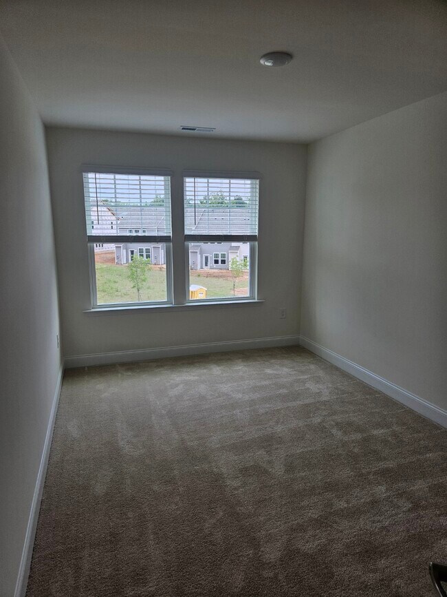 Building Photo - 68 Lavender Ln